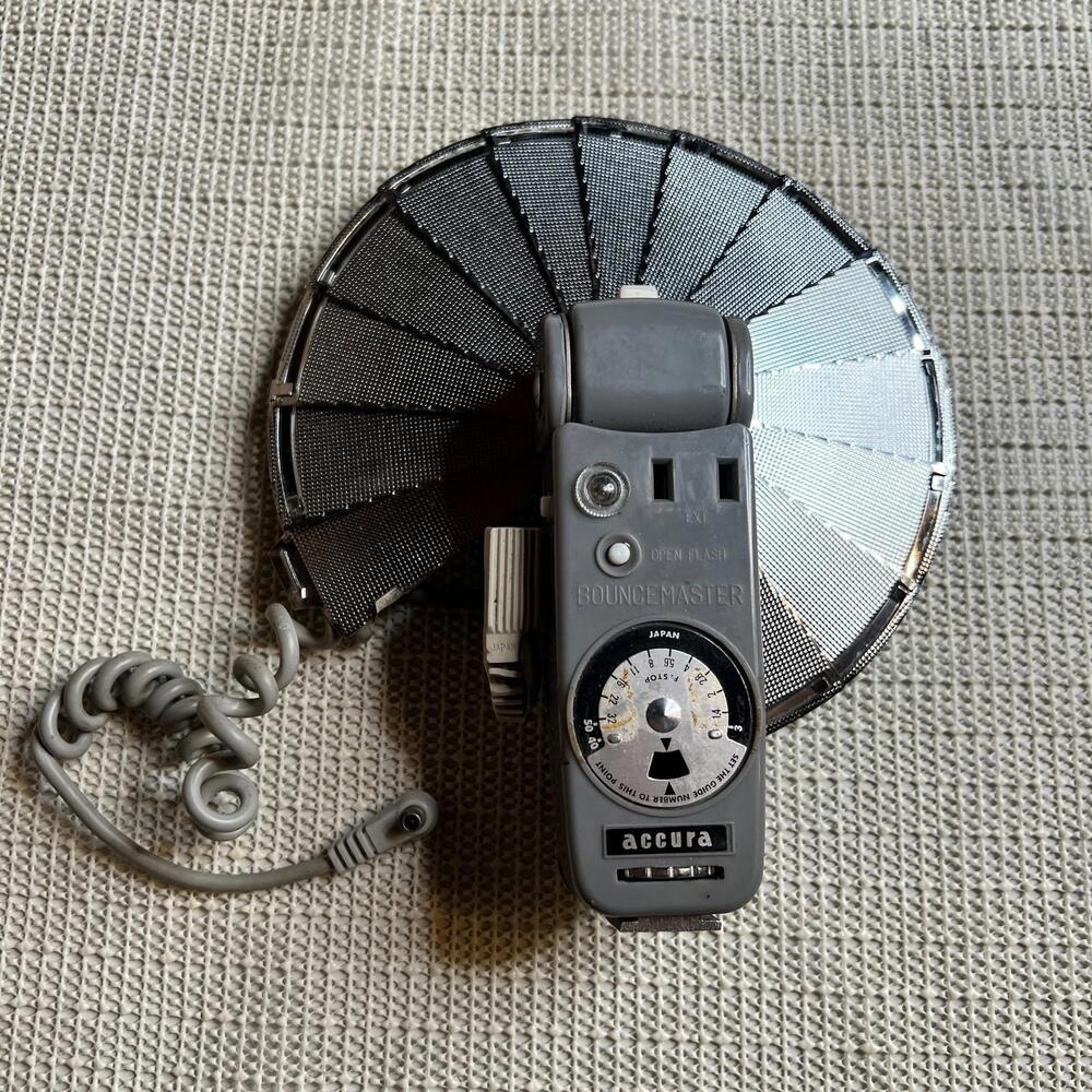 Vintage Accura Bouncemaster Camera Flash w/ Reflector Made in Japan Photography